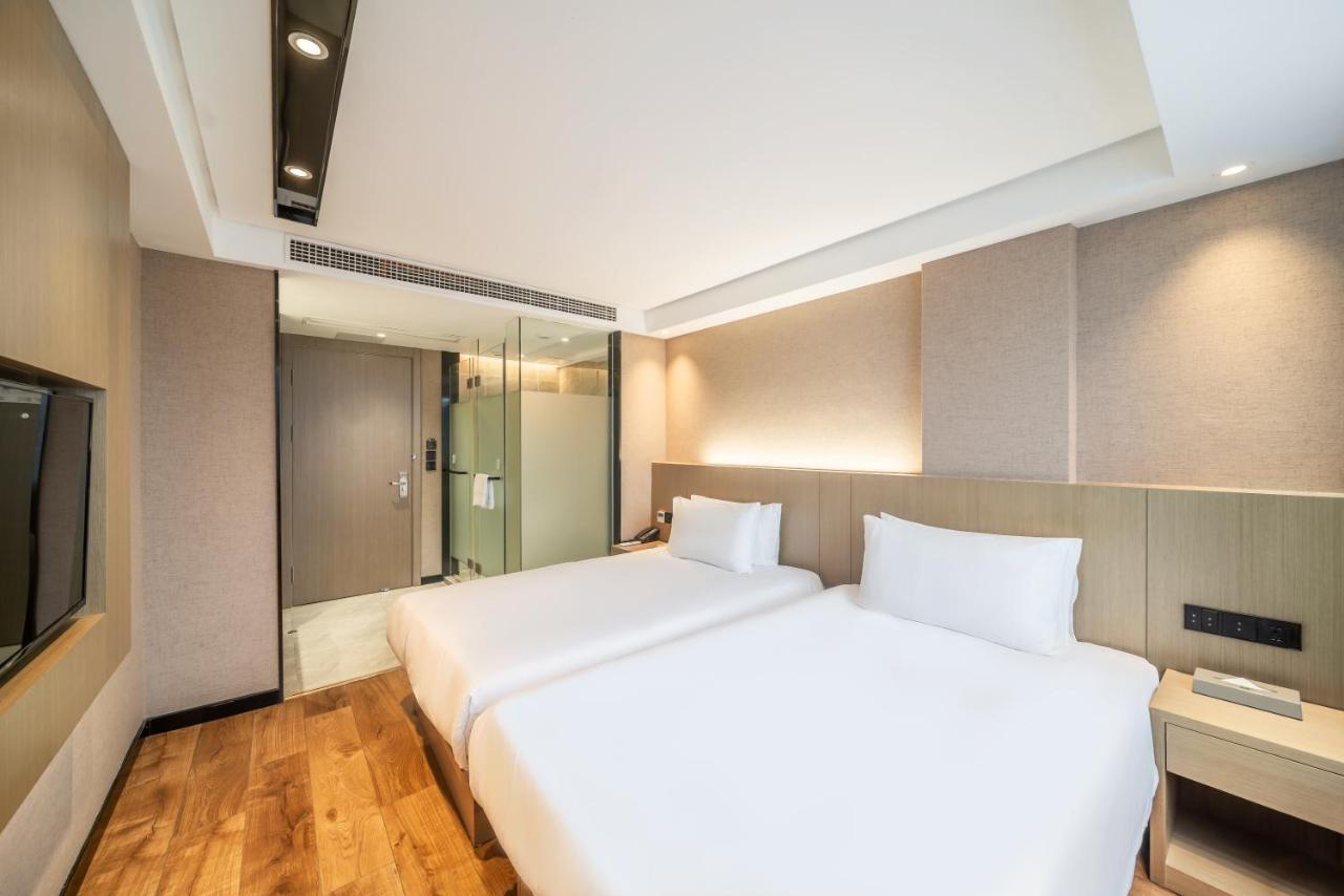 Ibis Styles Fuzhou Wuyi Square Hotel Bagian luar foto