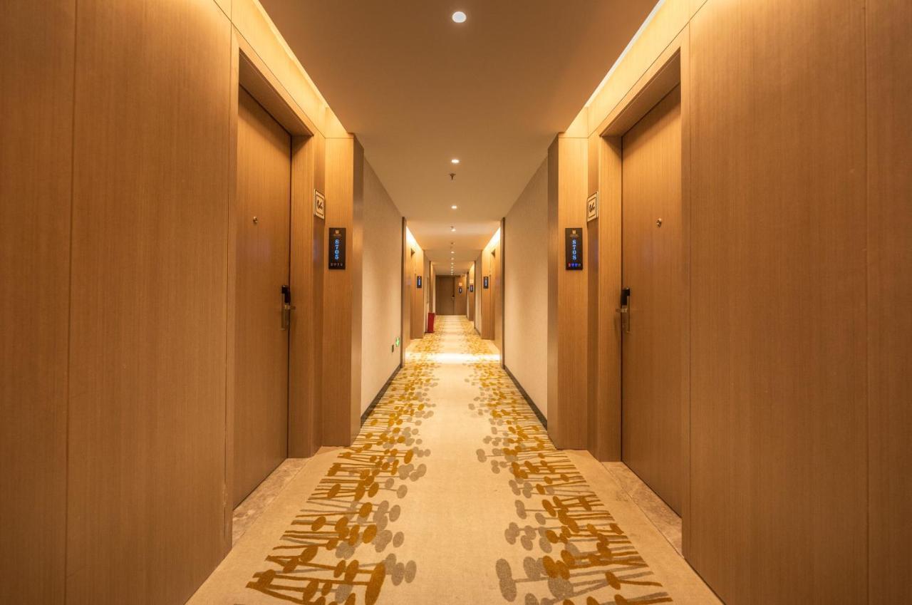 Ibis Styles Fuzhou Wuyi Square Hotel Bagian luar foto