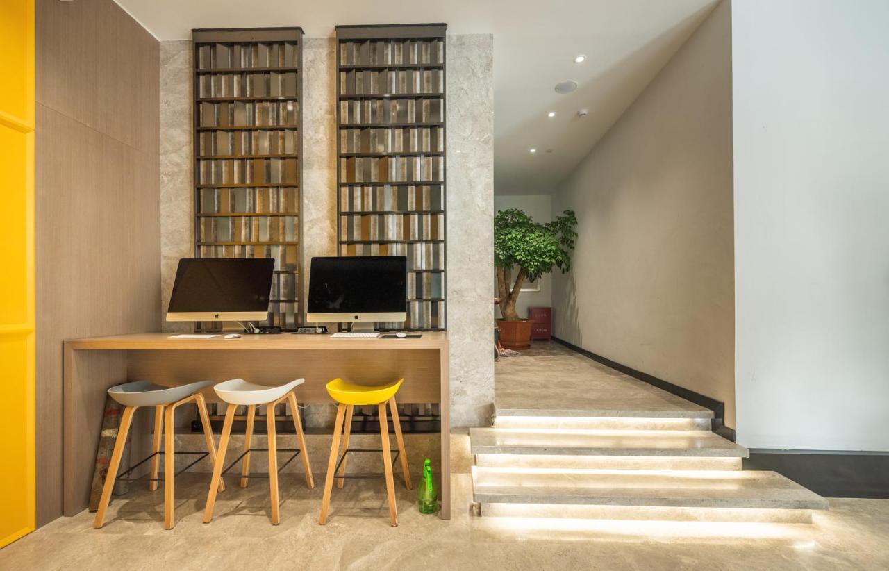 Ibis Styles Fuzhou Wuyi Square Hotel Bagian luar foto