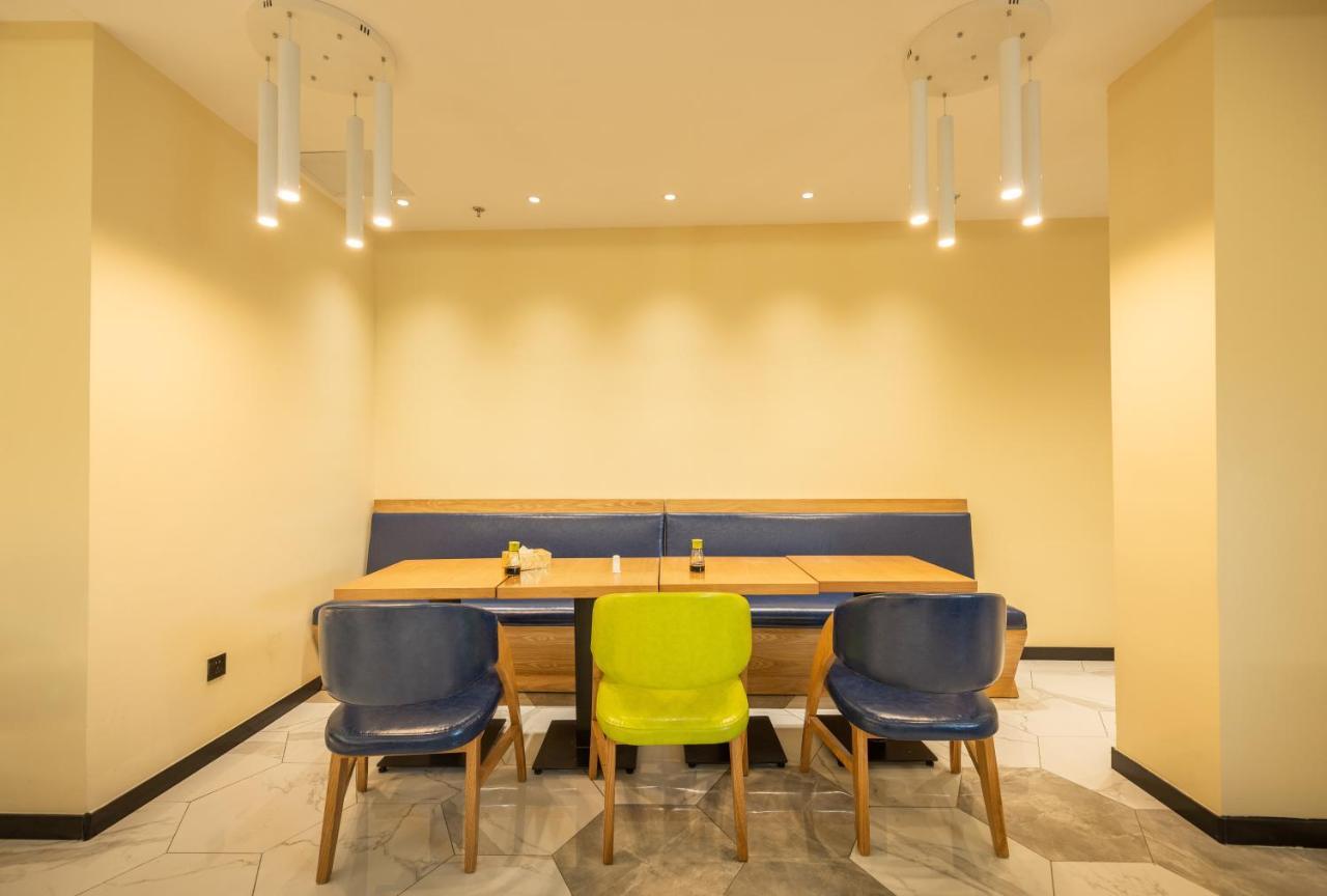 Ibis Styles Fuzhou Wuyi Square Hotel Bagian luar foto