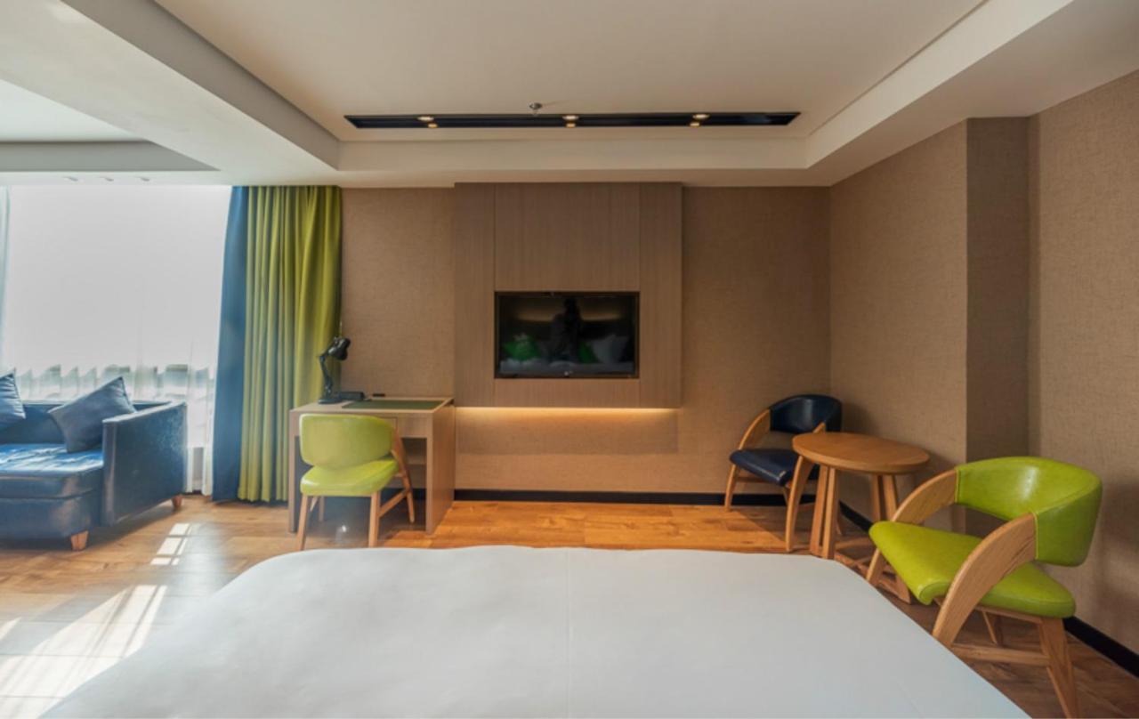 Ibis Styles Fuzhou Wuyi Square Hotel Bagian luar foto