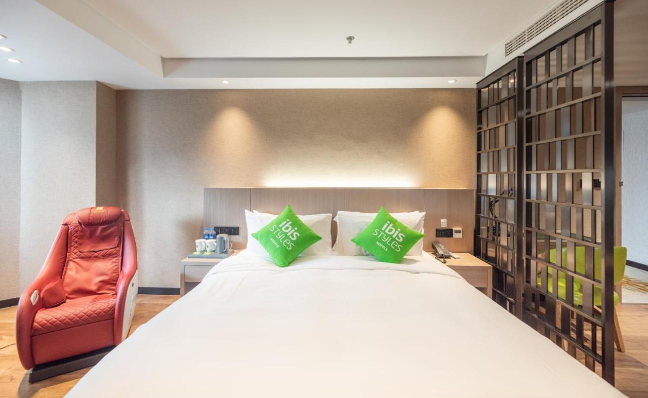 Ibis Styles Fuzhou Wuyi Square Hotel Bagian luar foto